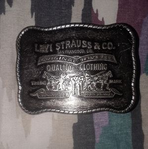 Belt buckle